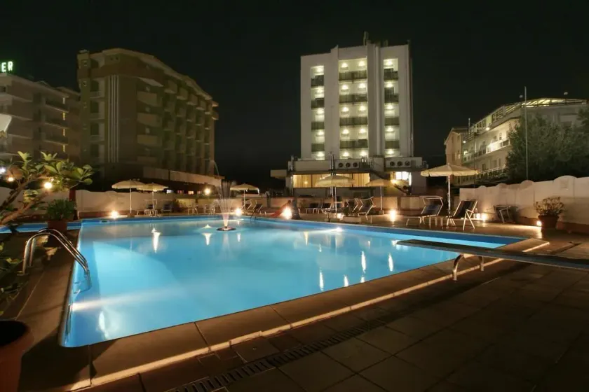 Hotel Avila In - Image 1