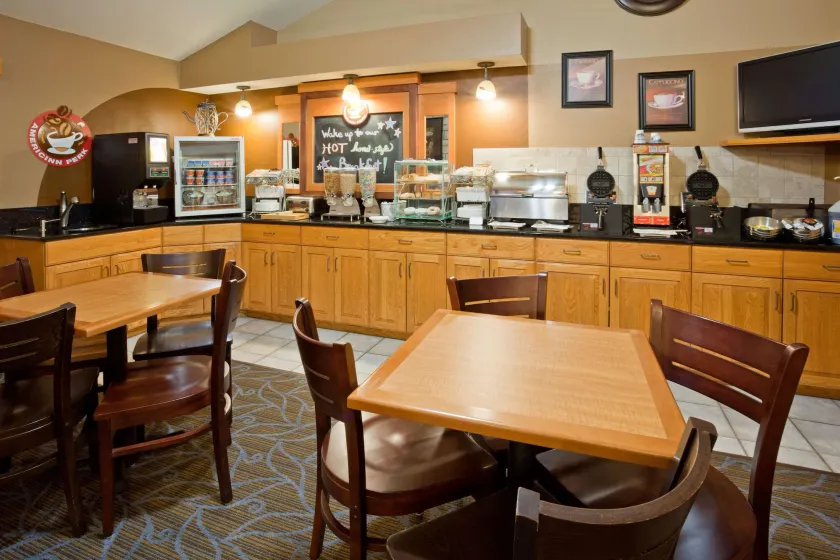 AmericInn by Wyndham Princeton MN - Image 1