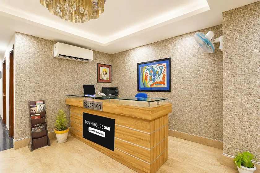 Townhouse Oak ONGC Crossway Formerly Hotel Gold Stone Comfort - Image 1