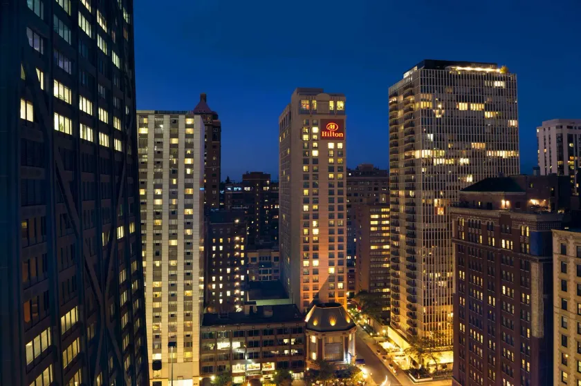 Hilton Chicago/Magnificent Mile Suites - Image 1