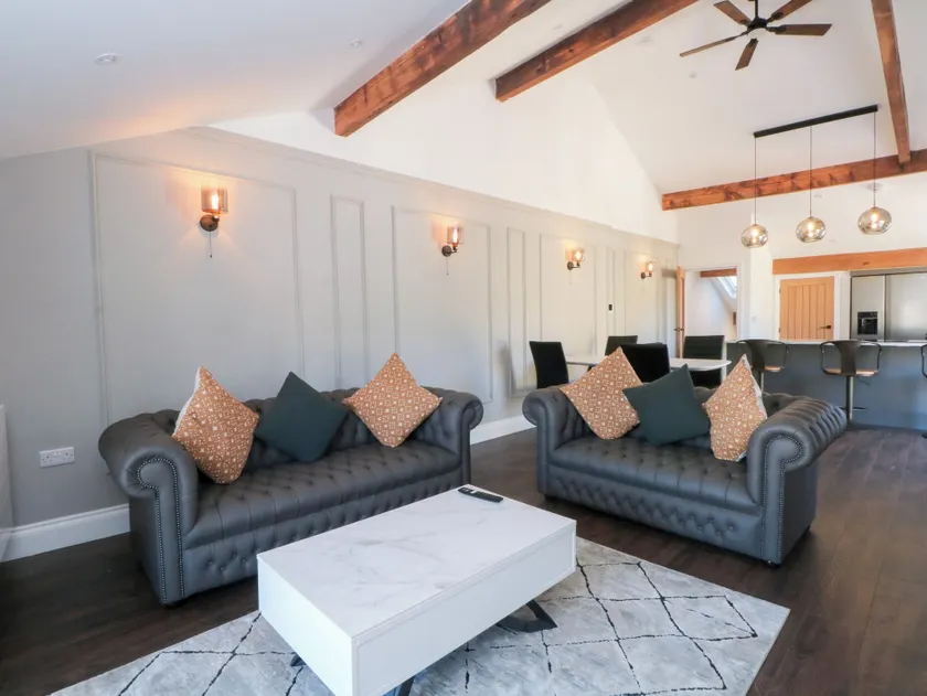 The Penthouse at 86 - Image 1