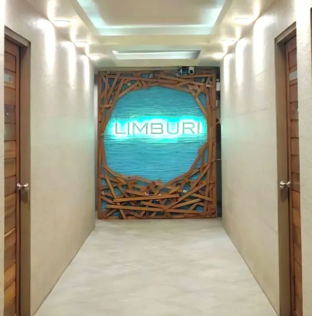 Limburi Hometel - Entrée intérieure