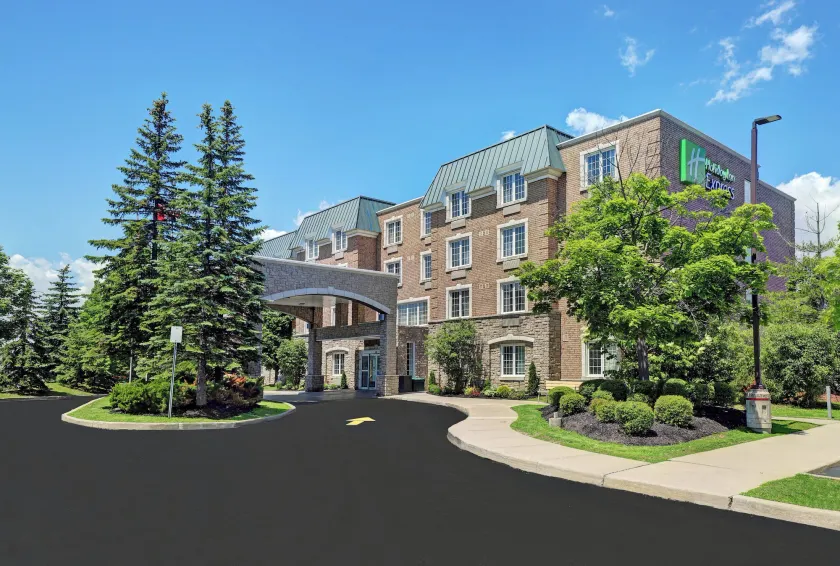 Holiday Inn Express Whitby Oshawa by IHG - Image 1