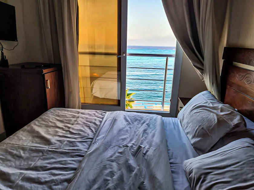 Luxury Apartment 3BR & Full Sea View - Image 1