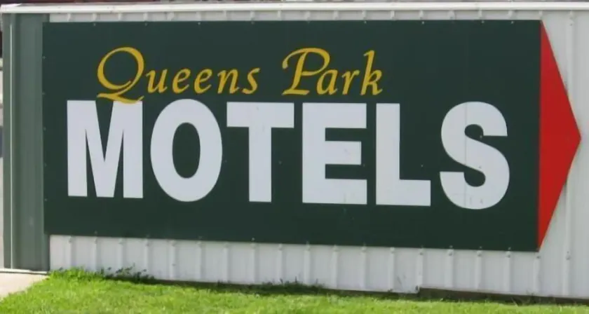 Queens Park Motels - Image 1