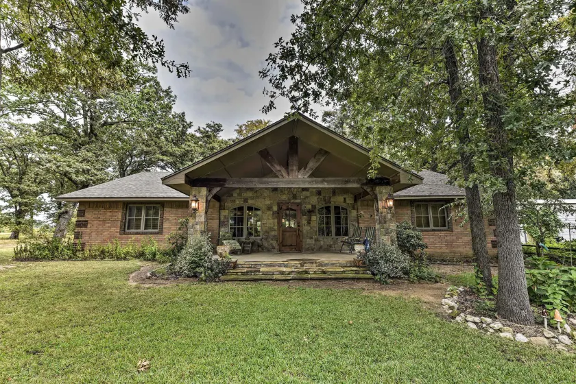 Kingston House w/ Fire Pit, Short Walk to Lake! - Image 1
