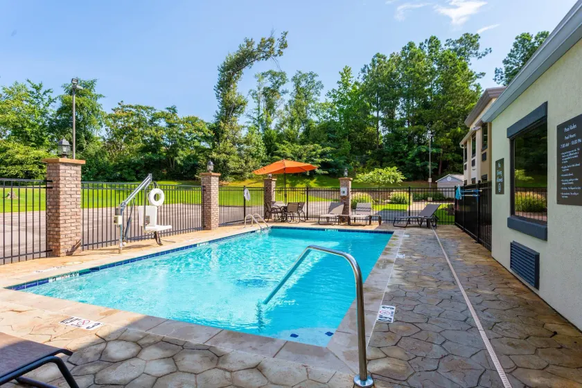 Comfort Inn Tupelo Central - Image 1