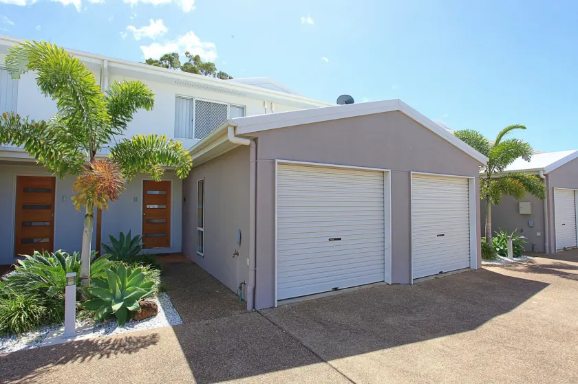 Alexandra Apartments - Image 1