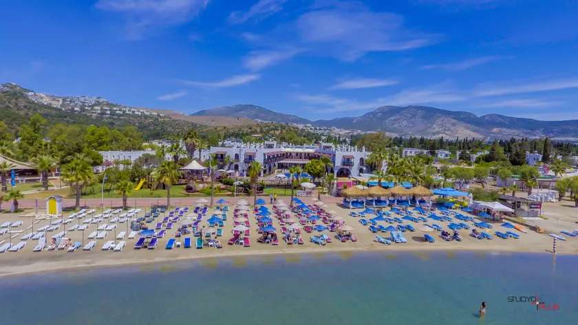 Costa Bitezhan Beach Hotel - Image 1