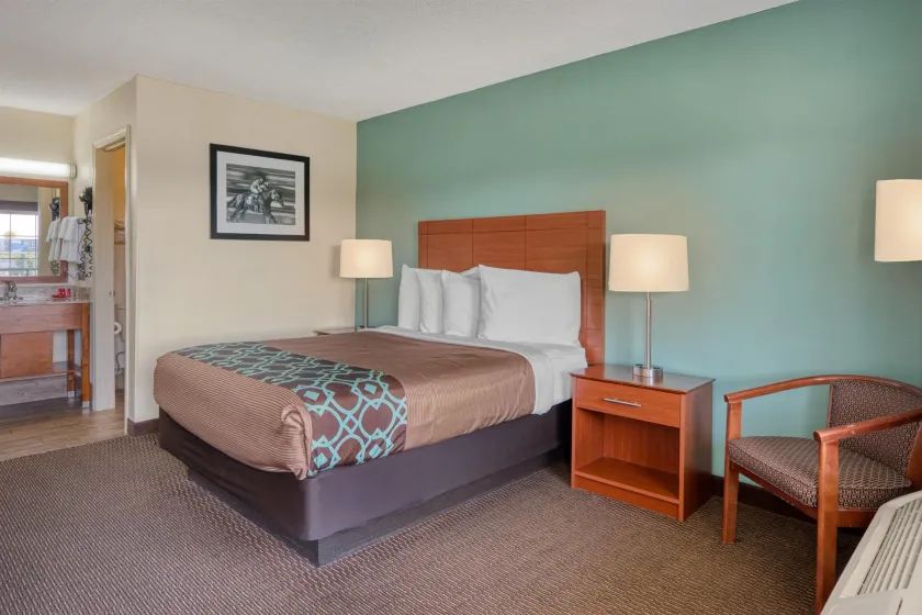 SureStay Hotel by Best Western Bowling Green North - Image 1
