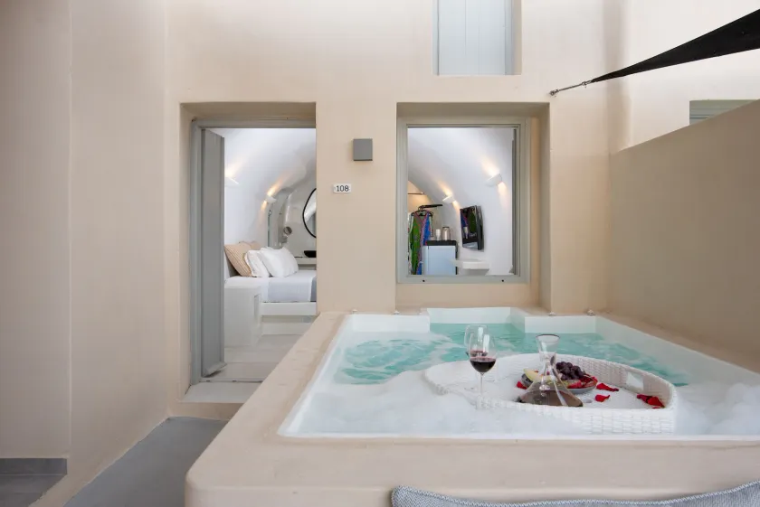 BlackRock suites - Image 1