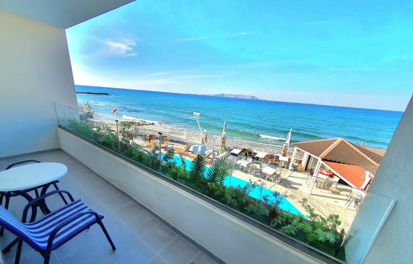Sunset Beach Hotel - Image 1