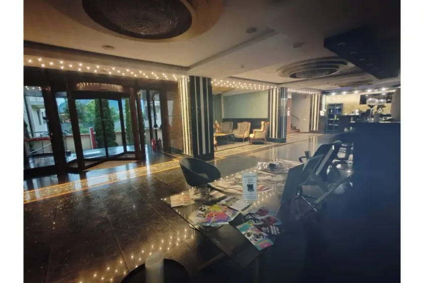 DENY INN Funland - Hall