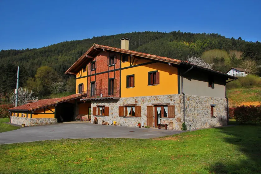 EcoHotel Rural Angiz - Image 1