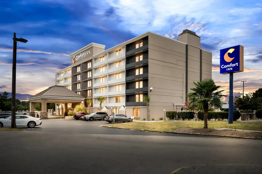Comfort Inn University - Image 1
