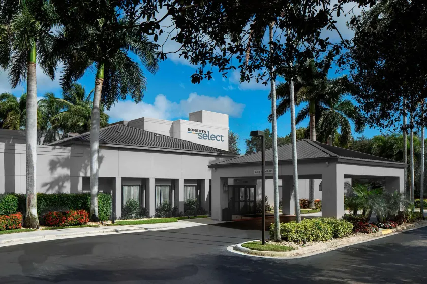 Sonesta Select Boca Raton Town Center - Image 1