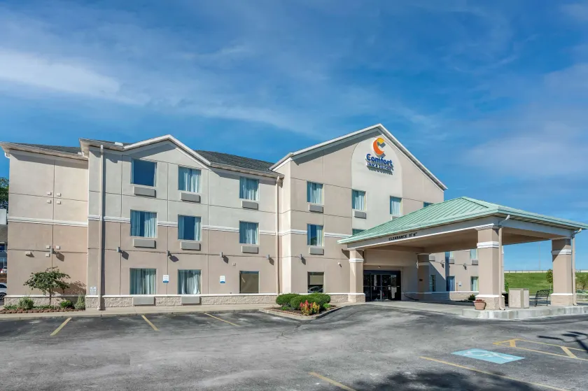 Comfort Inn & Suites Dayton Northwest - Englewood - Image 1