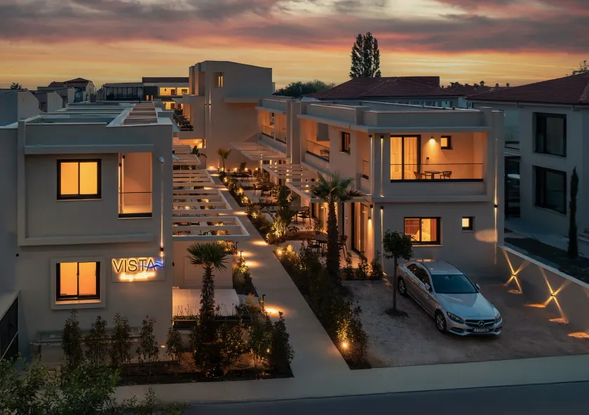 Vista Luxury Suites - Image 1