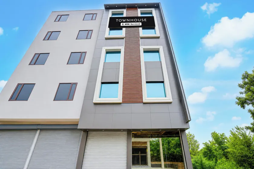 Townhouse Punjabi University Formerly Valley View - Image 1