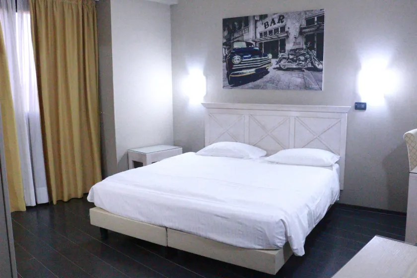 Hotel Garibaldi - Image 1