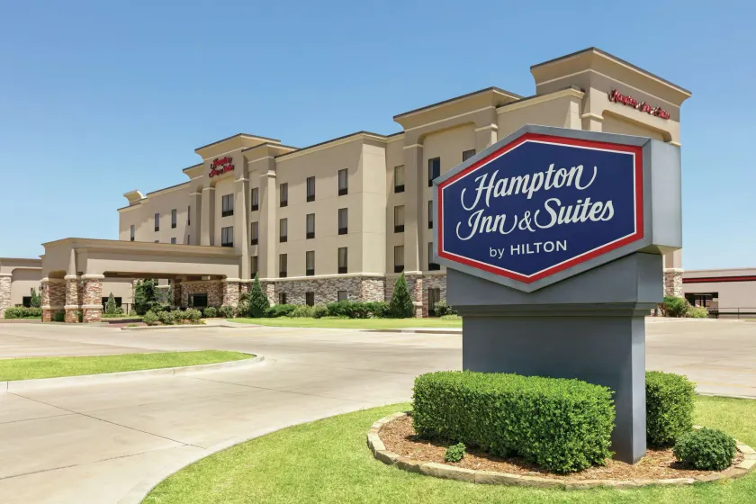 Hampton Inn & Suites Enid - Image 1