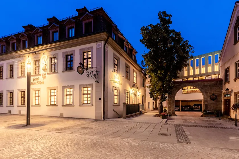 Schwan und Post Business Quarters - Image 1