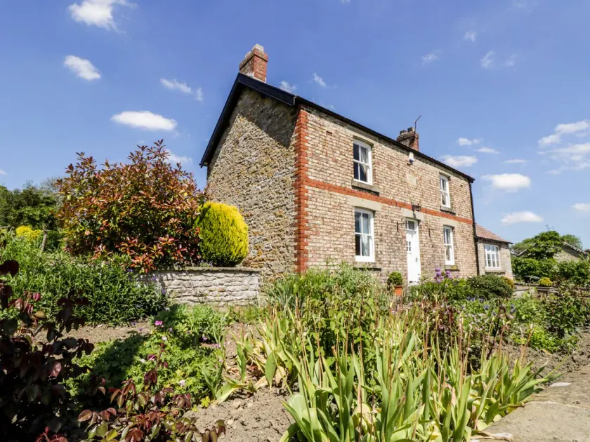 Auburn House - Image 1
