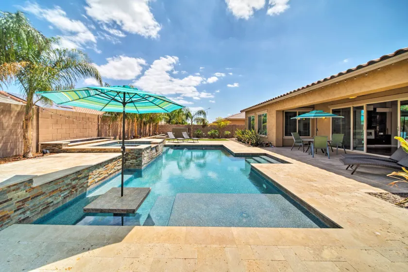 Hot Tub & Putting Green: Home in Surprise - Image 1