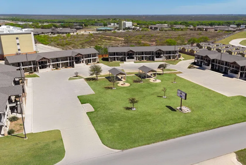 Eagle's Den Suites Cotulla a Travelodge by Wyndham - Image 1