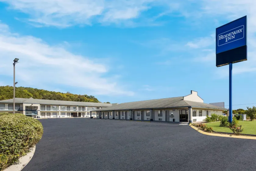 Rodeway Inn Ardmore I-65 - Image 1