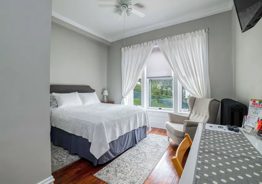 Hatch House Bed & Breakfast - Image 1