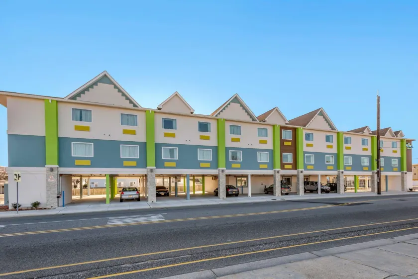 The Waves Hotel, an Ascend Collection Hotel - Image 1