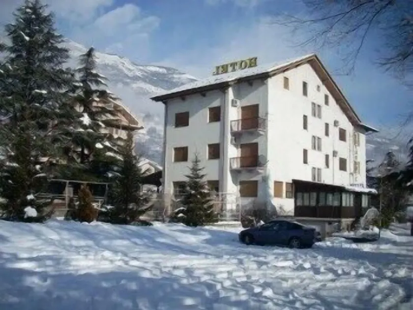 Hotel Dujany - Image 1
