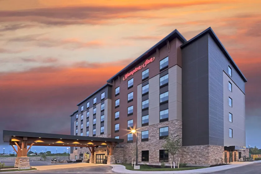 Hampton Inn Verona at Turning Stone - Image 1