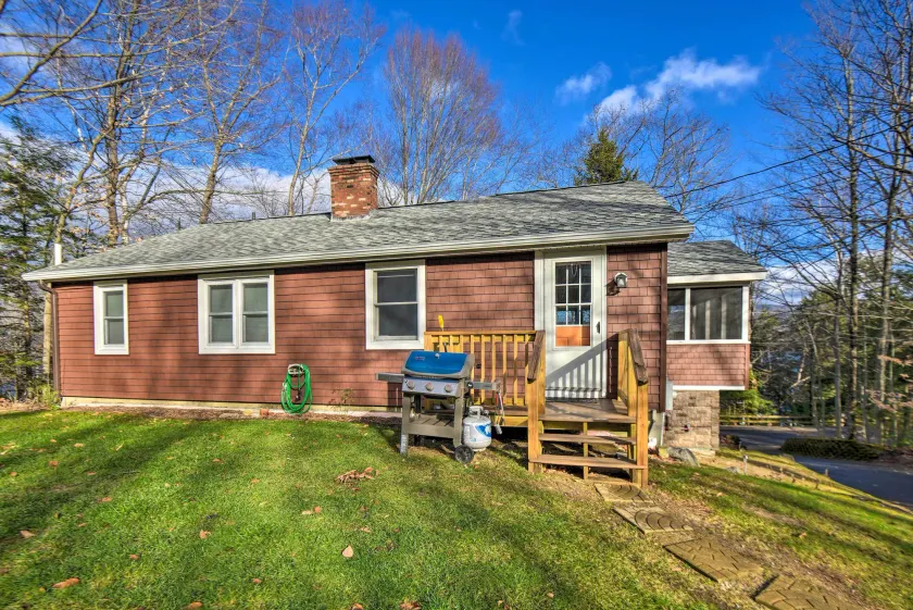 Updated Bristol Lakehouse w/ Kayaks & Beach Access - Interiør
