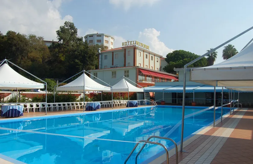 Belvedere Hotel Club - Image 1