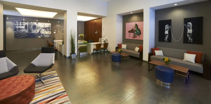Kinzie Hotel - Image 1