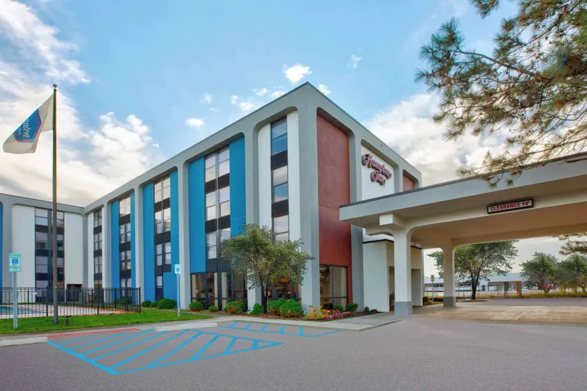 Hampton Inn Detroit/Madison Heights/South Troy - Image 1