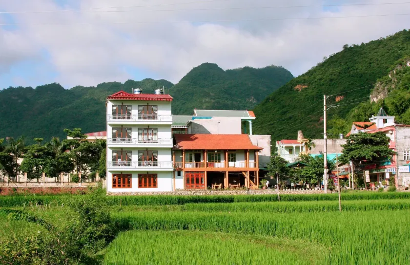 Mai Chau Valley View Hotel - Image 1