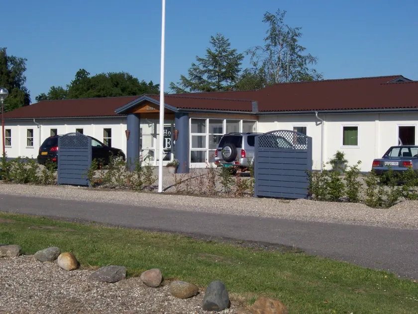 Hotel E4 - Image 1