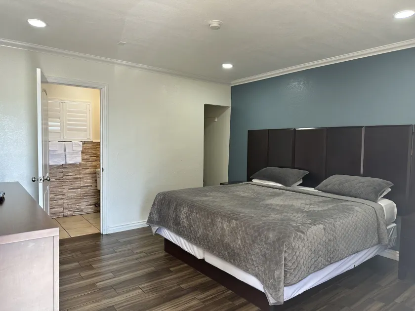 Bartlett Motel - Image 1