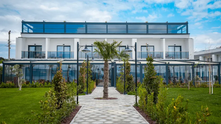 Sunsan Hotel - Image 1