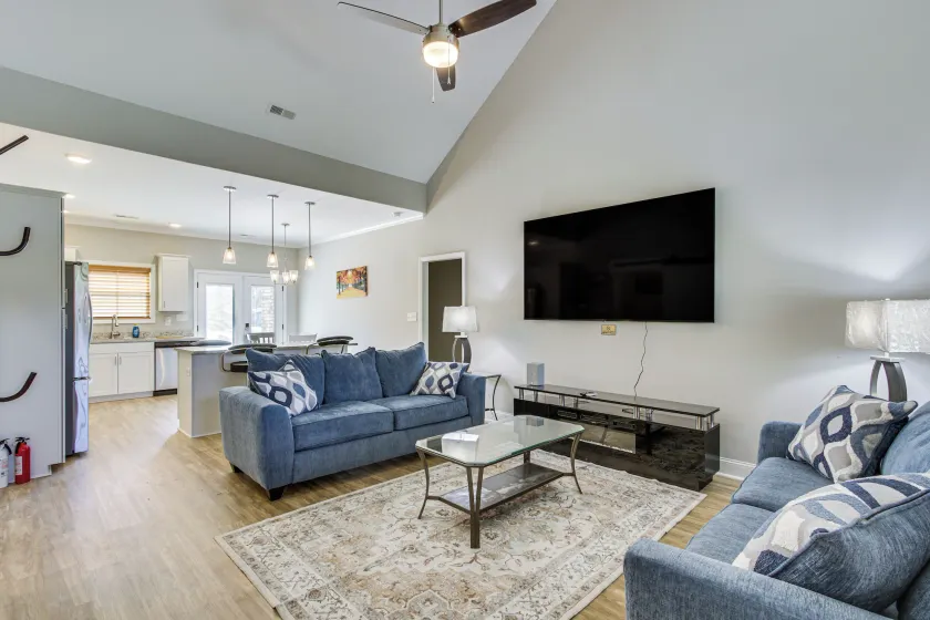 Traveling Professionals Welcome! Cozy Athens Home - Image 1