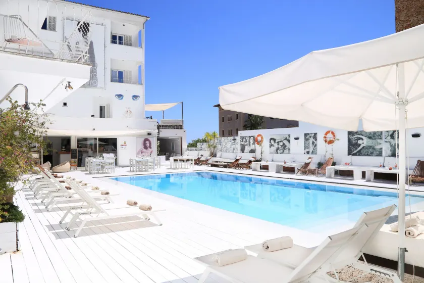 Hotel Zhero - Image 1