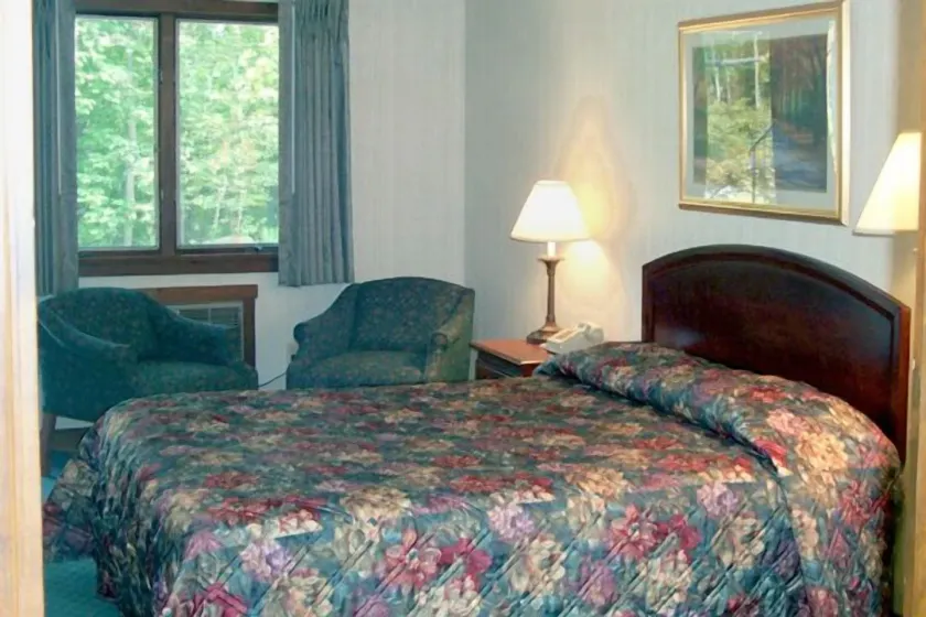 Hill-Brook Motel - Image 1