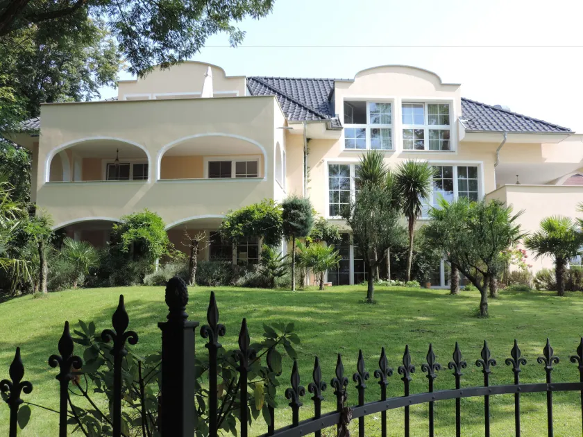 Park-Villa - Image 1