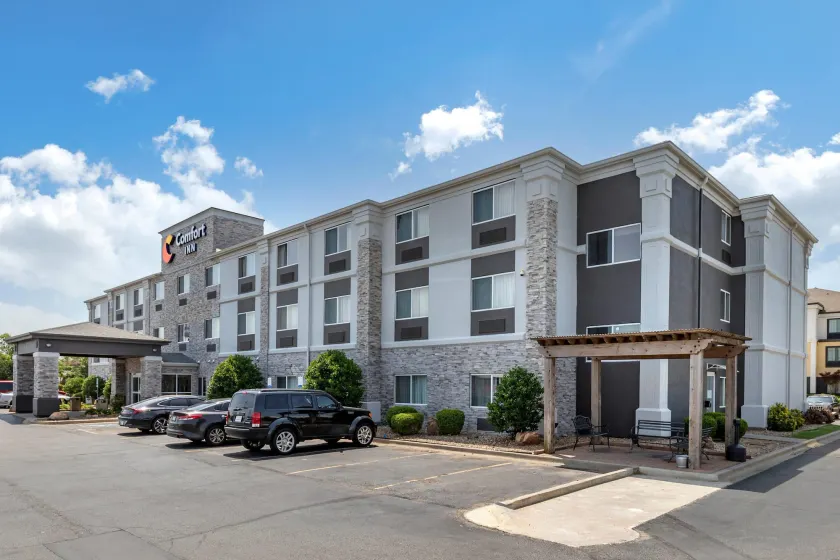 Comfort Inn Oklahoma City South - I-240 - Image 1