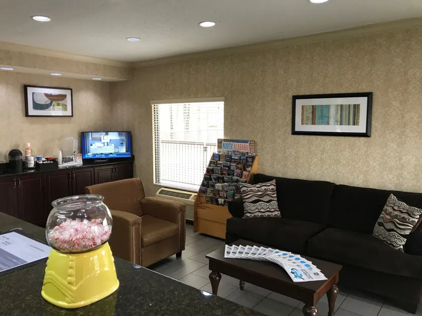 Quality Inn Cullman I-65 Exit 310 - Hall