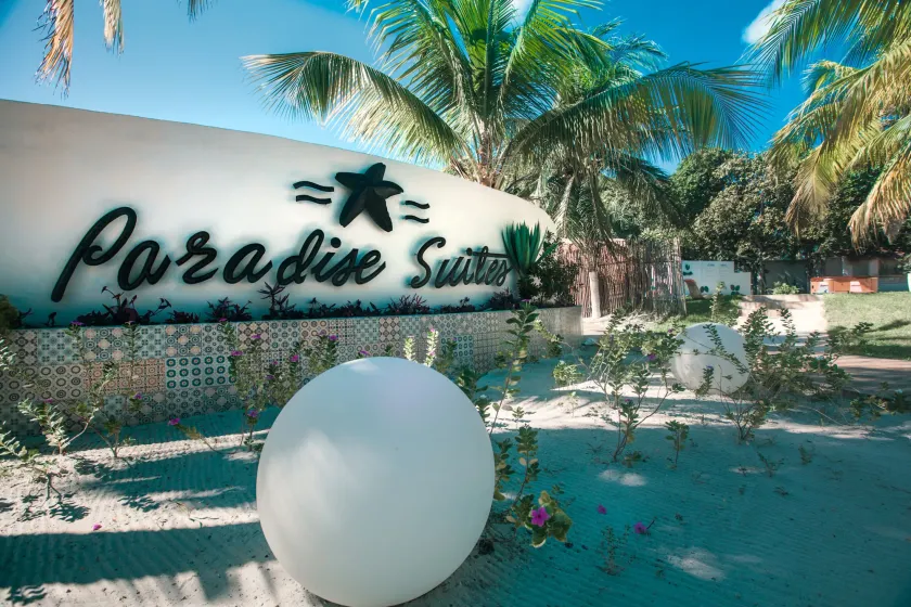 Hotel Paradise Suites - Image 1