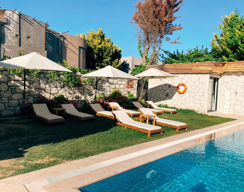 Limon Hotel - Image 1